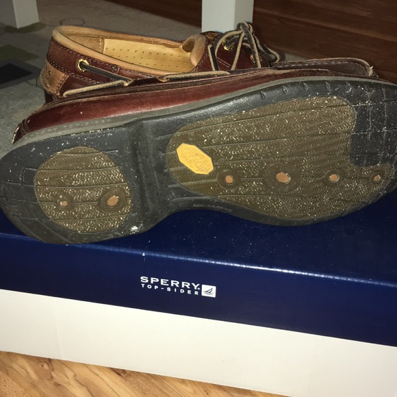Sperry Gold Cup boat shoes with gold eyelets - Picture 3 of 3